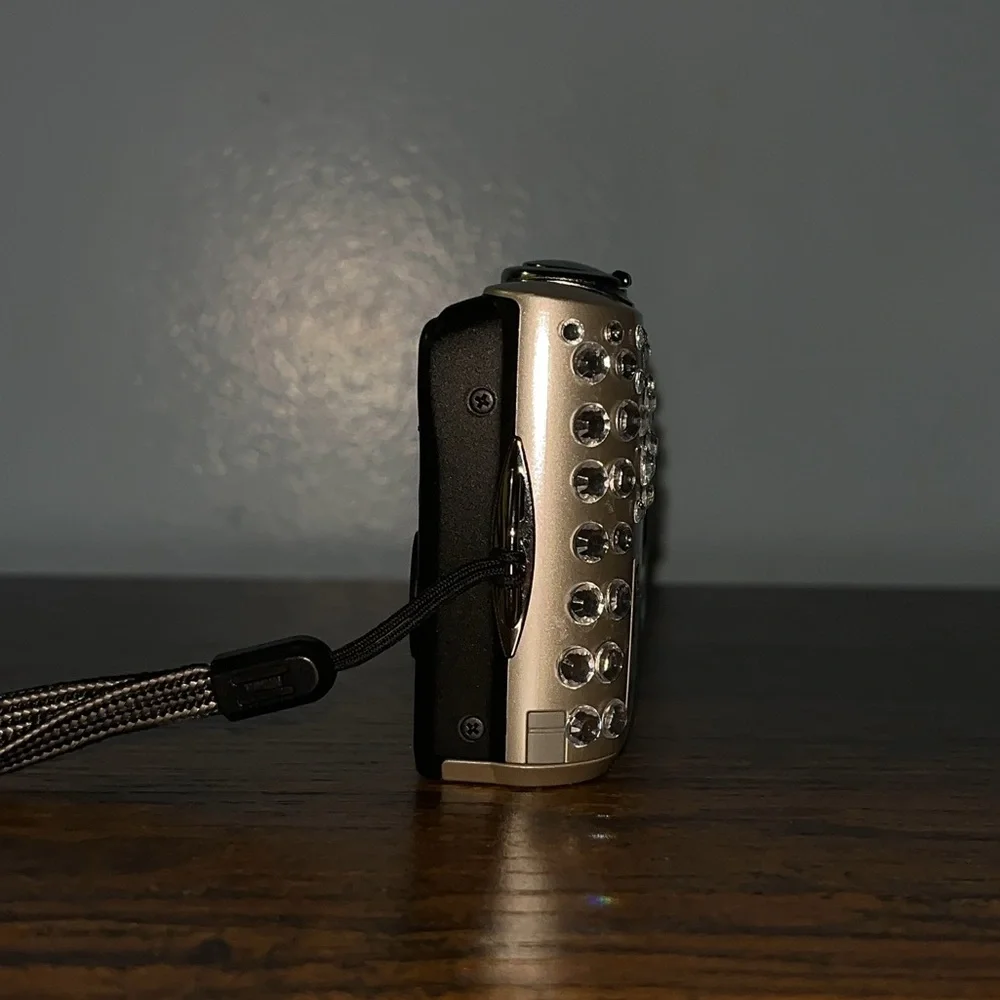 Nikon Coolpix L22 Digital Camera